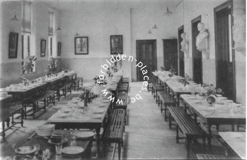 Imagen del comedor del colegio en la actualidad y en los años 30