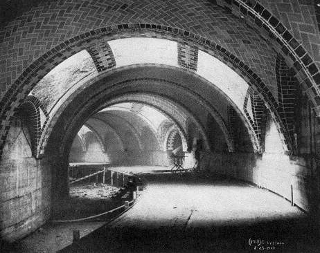 fotografía tomada durante la construcción de la estación abandonada de City Hall