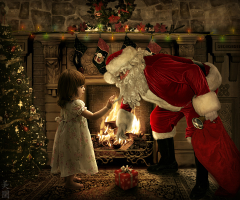 existe santa claus imagen de apertura santa claus con niña pequeña al lado de una chimenea en navidad